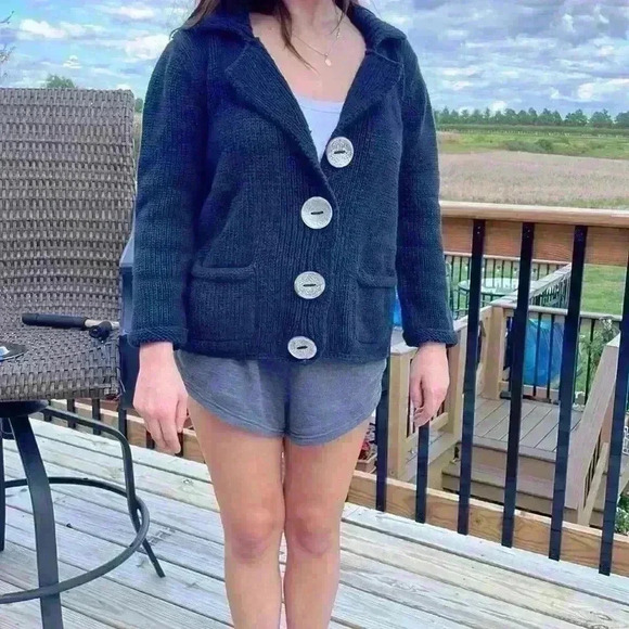 Pure hand-knitted chunky black cardigan sweater - Picture 13 of 15